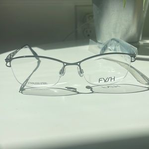FYSH GLASSES- DEMO LENS IN